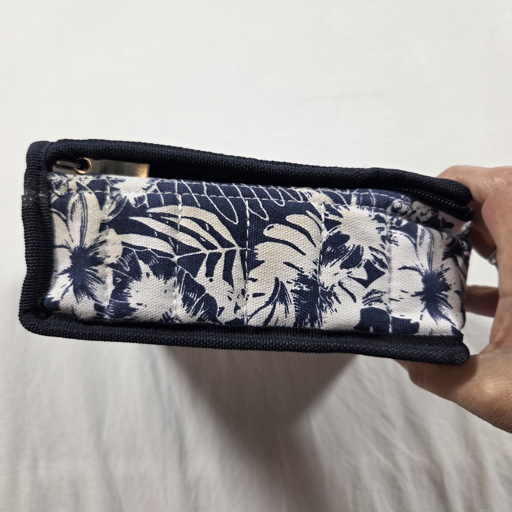 Essential Oils Storage Box Fabric Carry On Travel Blue White Floral Storage Box - Picture 7 of 9